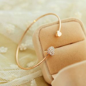 Infinite Love מתנות לבישות New Women Fashion Style Gold Rhinestone Love Heart Bangle Cuff Bracelet Jewelry