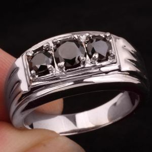 Infinite Love מתנות לבישות Men .925 Sterling Silver Ring Size 12 3-stone Black CZ Gift for Husband